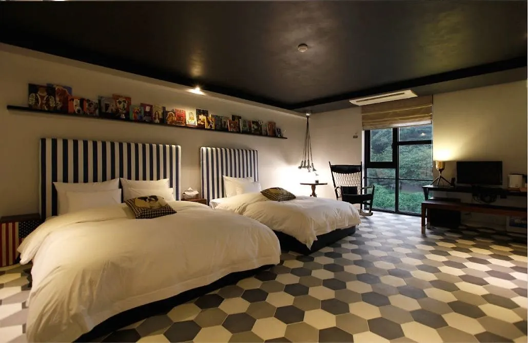 Hound Hotel Nampo Busan