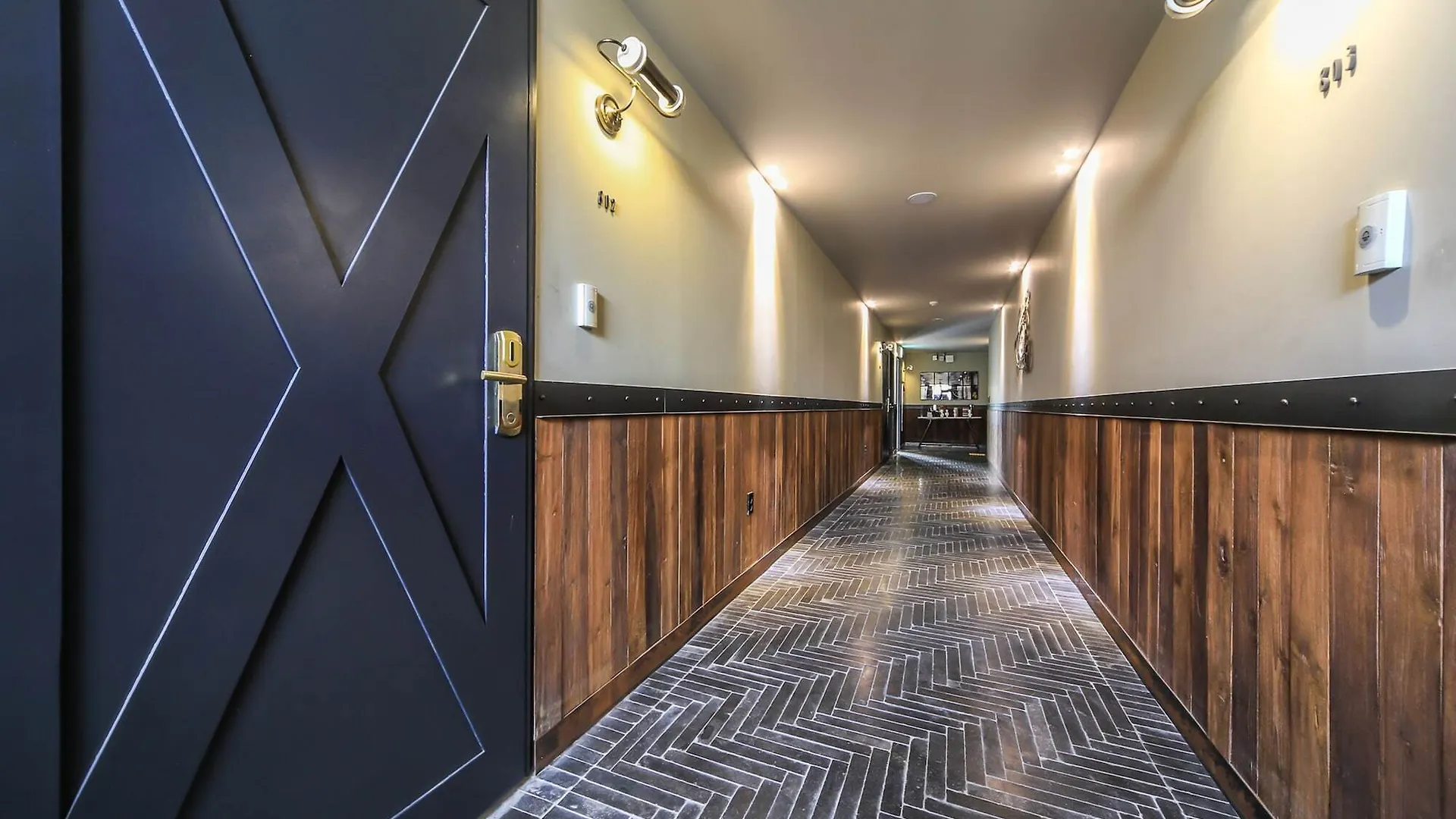 Hound Hotel Nampo Busan