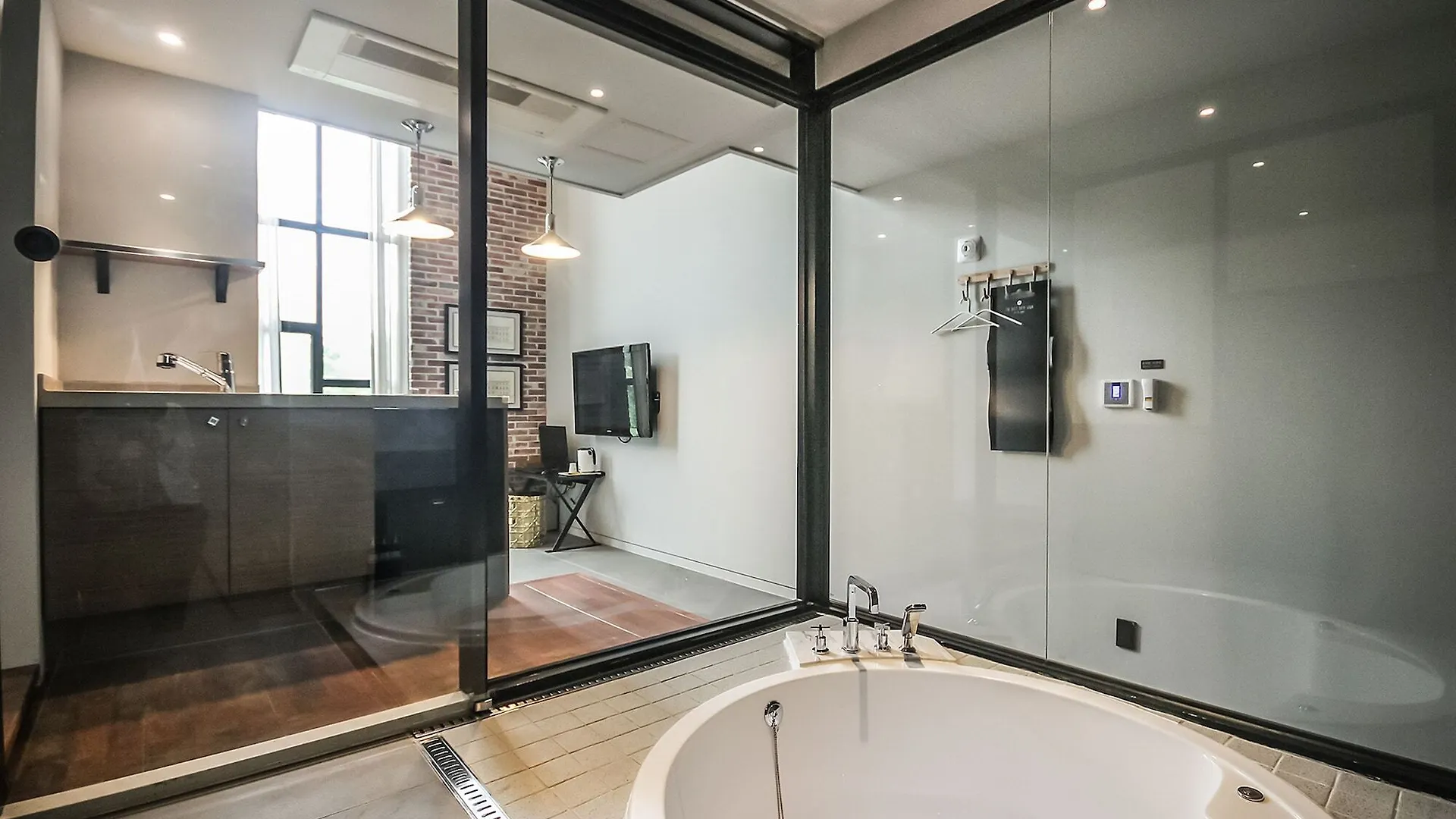 Hound Hotel Nampo Busan