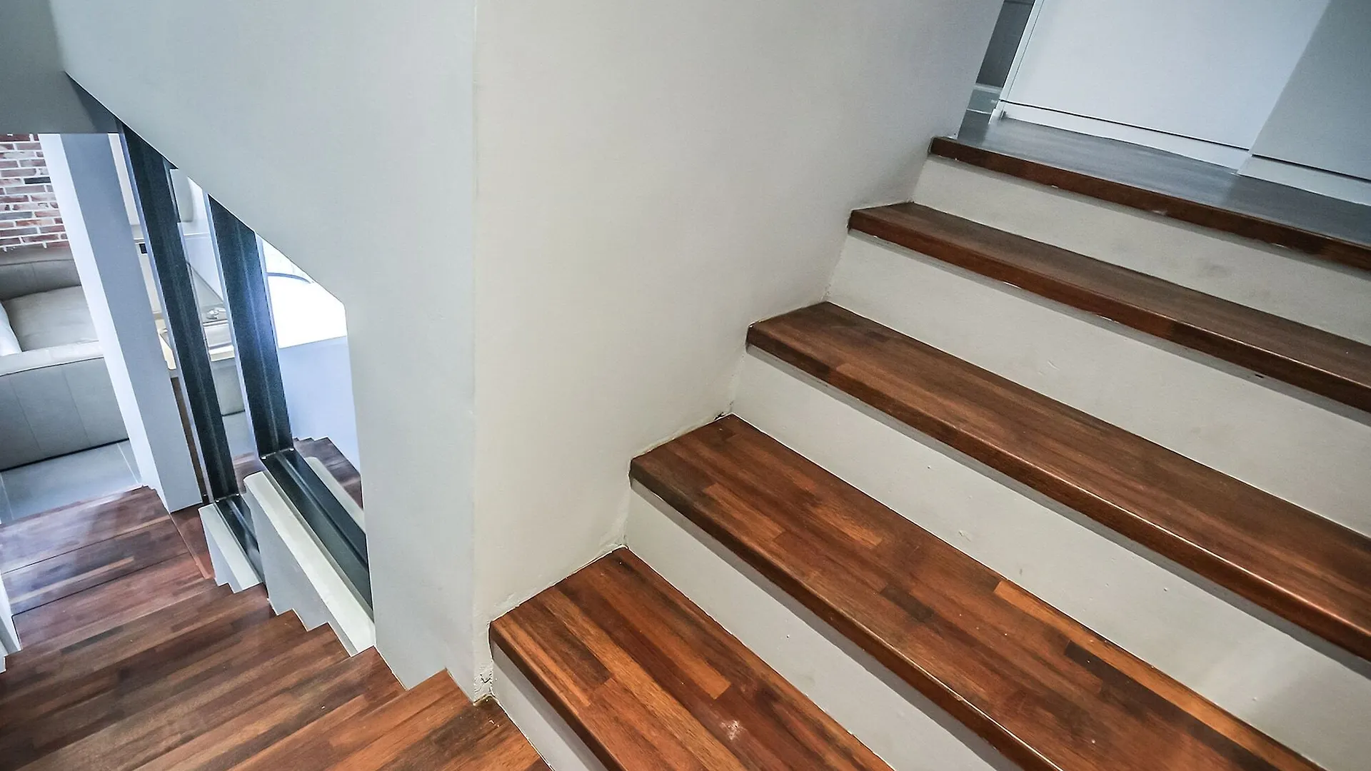 Hound Hotel Nampo Busan