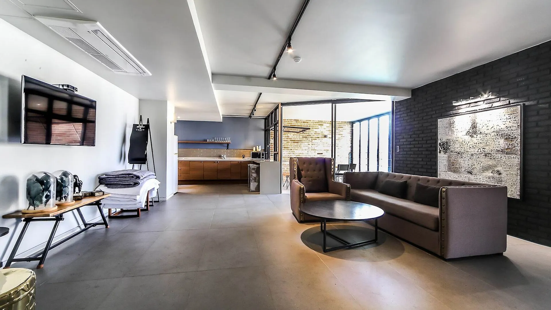Hound Hotel Nampo Busan