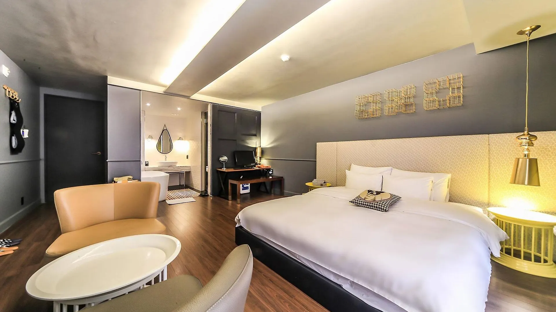 Hound Hotel Nampo Busan