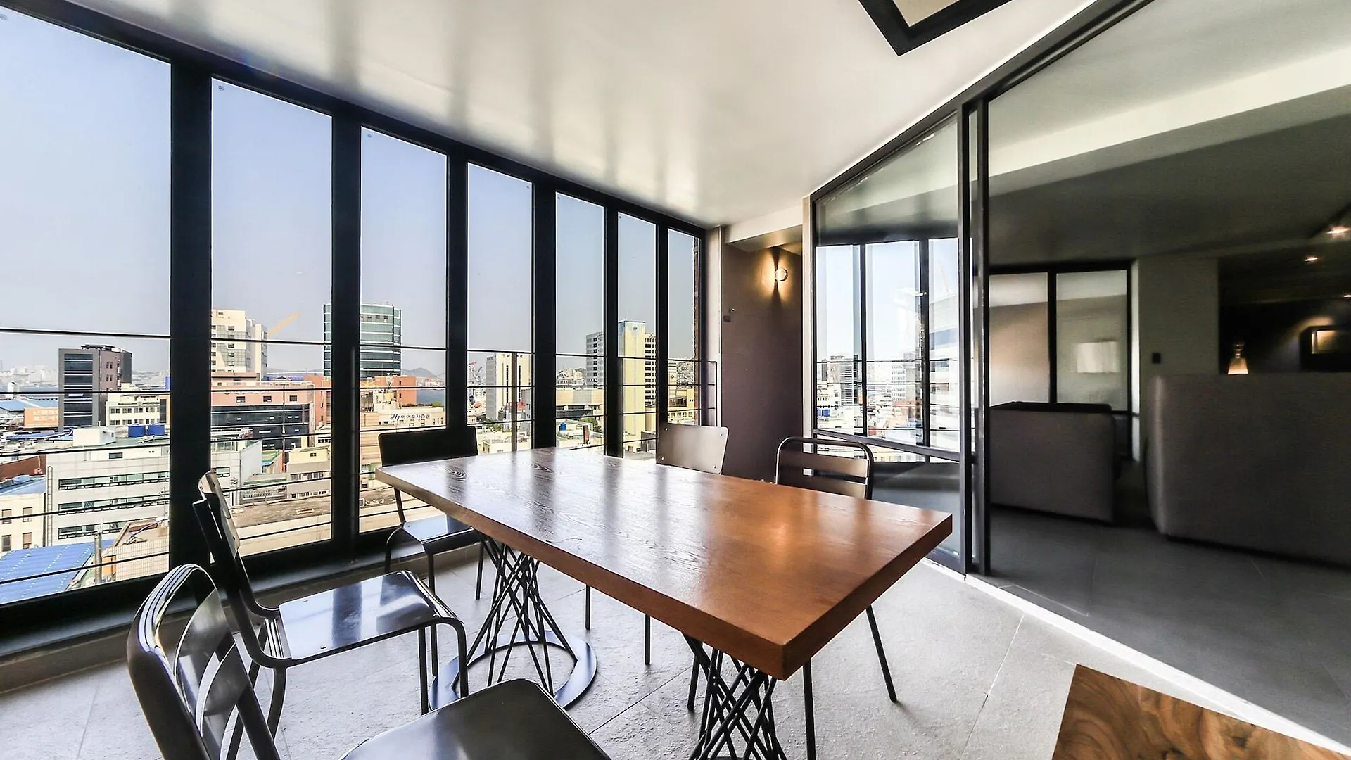 **  Hound Hotel Nampo Busan South Korea