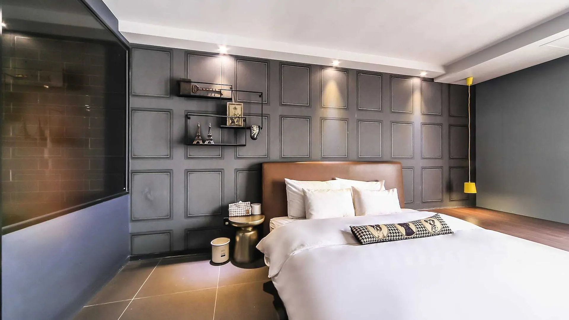Hound Hotel Nampo Busan 2*,  South Korea