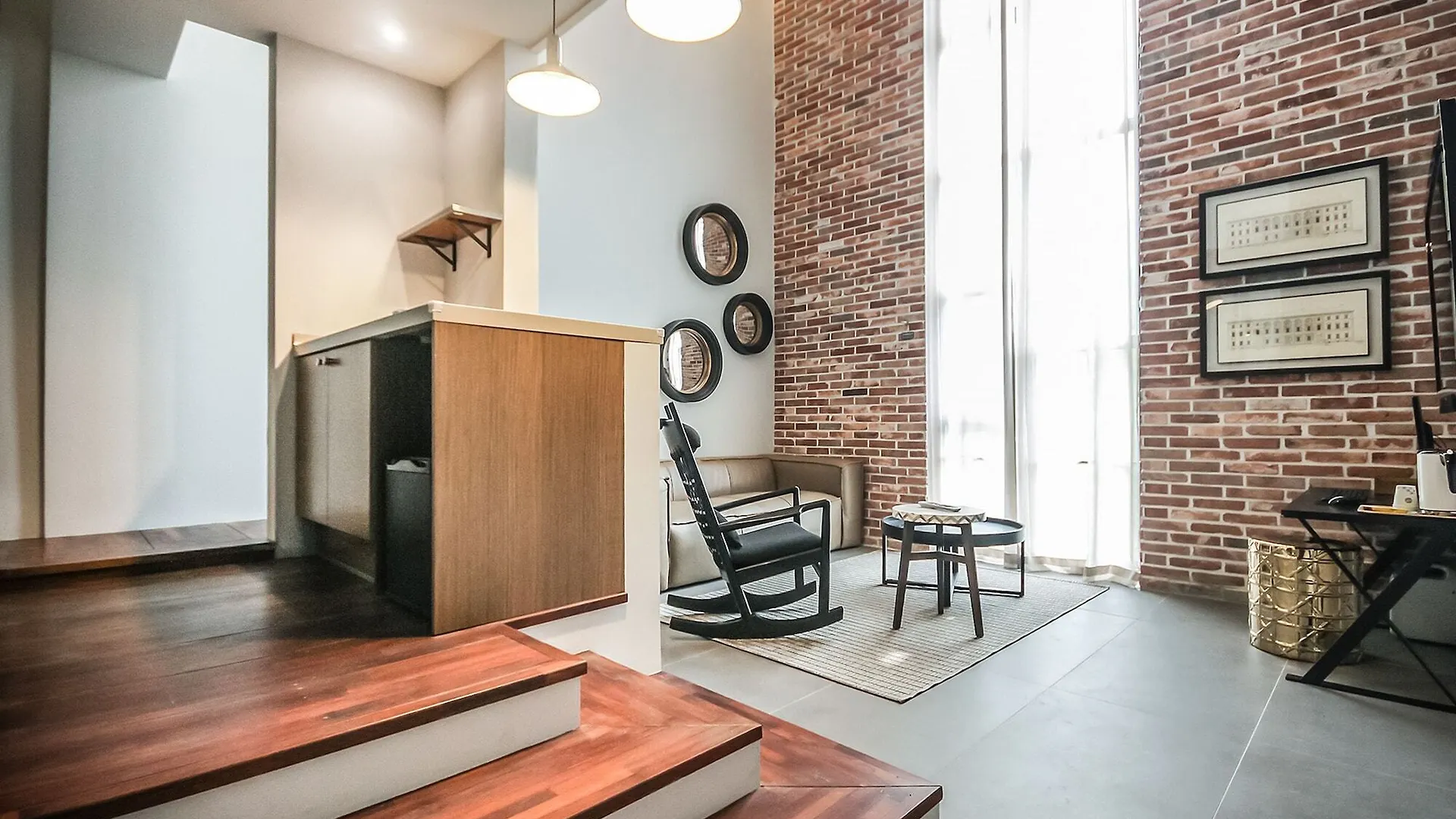 Hound Hotel Nampo Busan