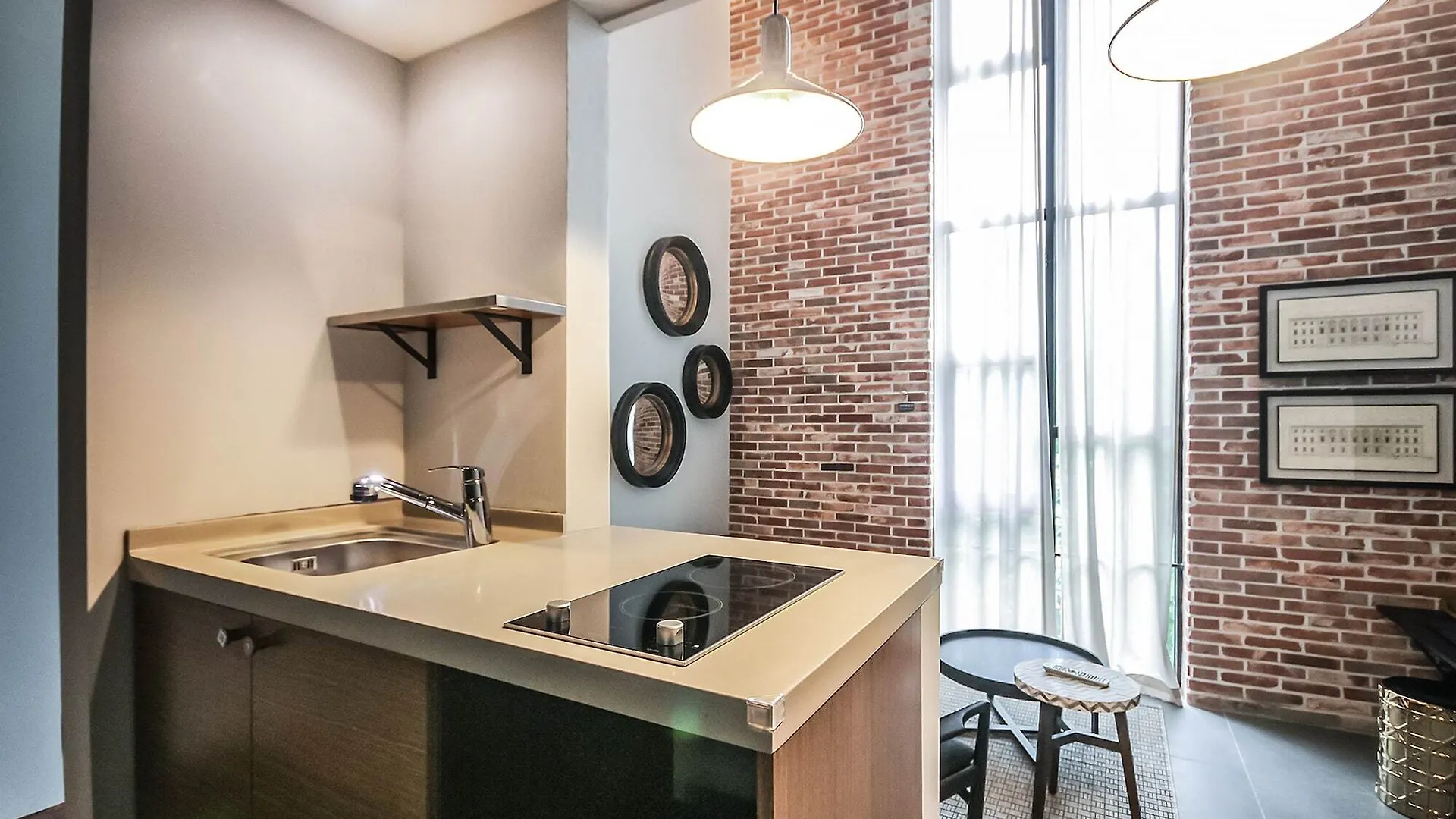 Hound Hotel Nampo Busan 2*,  South Korea